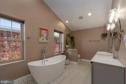 $550,000 | 1800 East Pratt Street, Baltimore, MD 21231