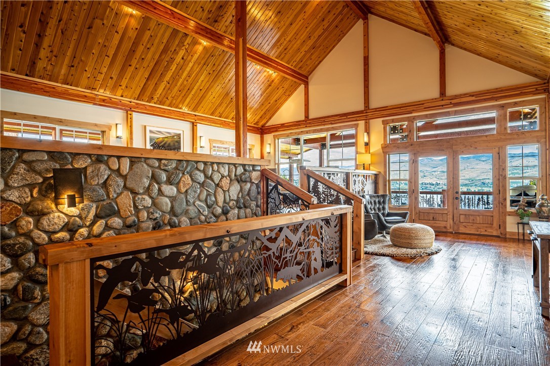 4135 South Lakeshore Road Chelan, WA 98816 - Photo 3 of 9 Gallery Image 3
