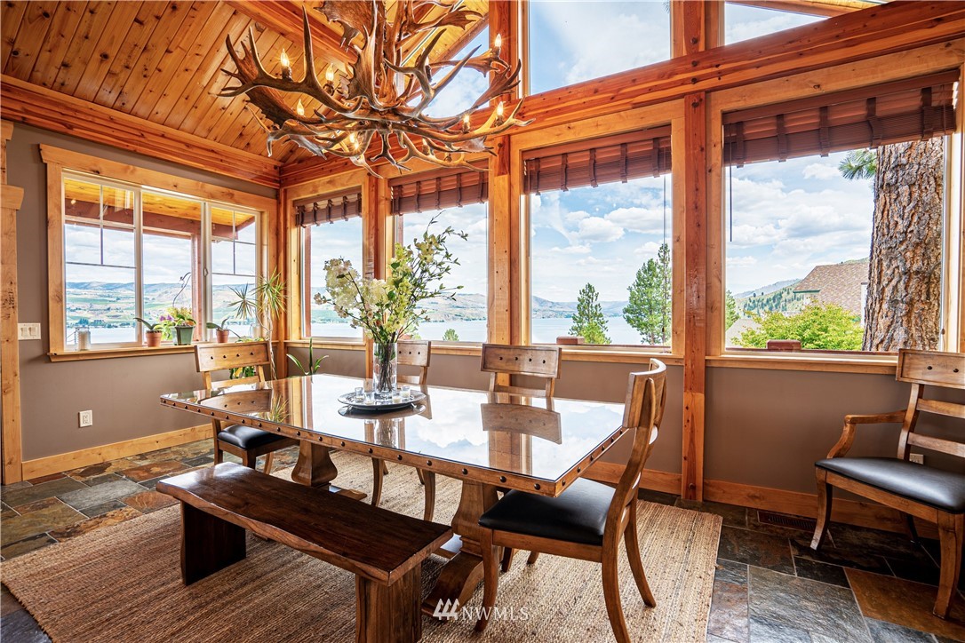 4135 South Lakeshore Road Chelan, WA 98816 - Photo 4 of 9 Gallery Image 4