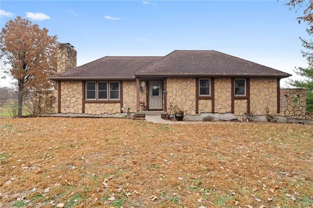 $317,000 | 406 Frederick Drive, Gower, MO 64454