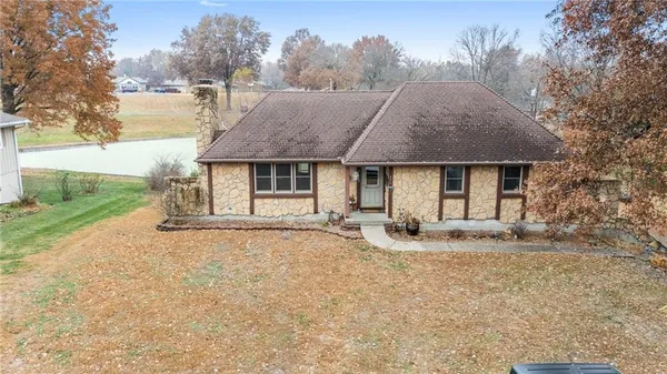 $298,000 | 406 Frederick Drive, Gower, MO 64454