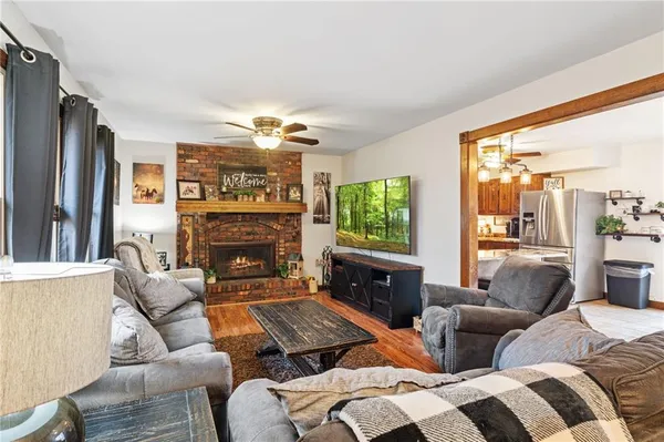 $298,000 | 406 Frederick Drive, Gower, MO 64454