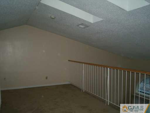 932 Edpas Road New Brunswick, NJ 08901 - Photo 5 of 8