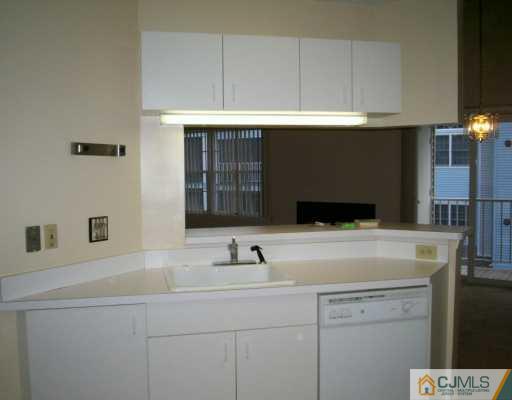 932 Edpas Road New Brunswick, NJ 08901 - Photo 6 of 8