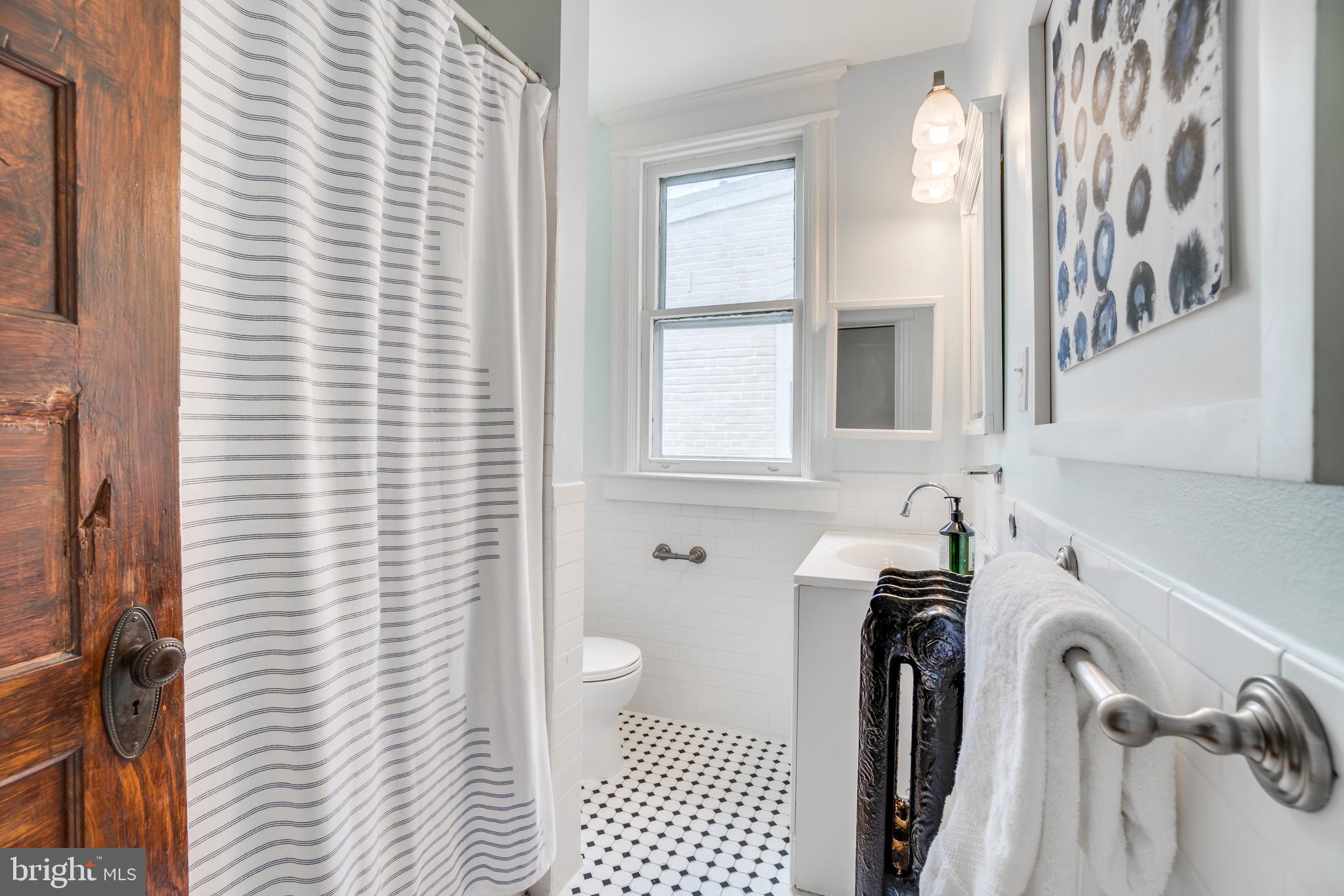 327 K Street Northeast Washington, DC 20002 - Photo 18 of 28