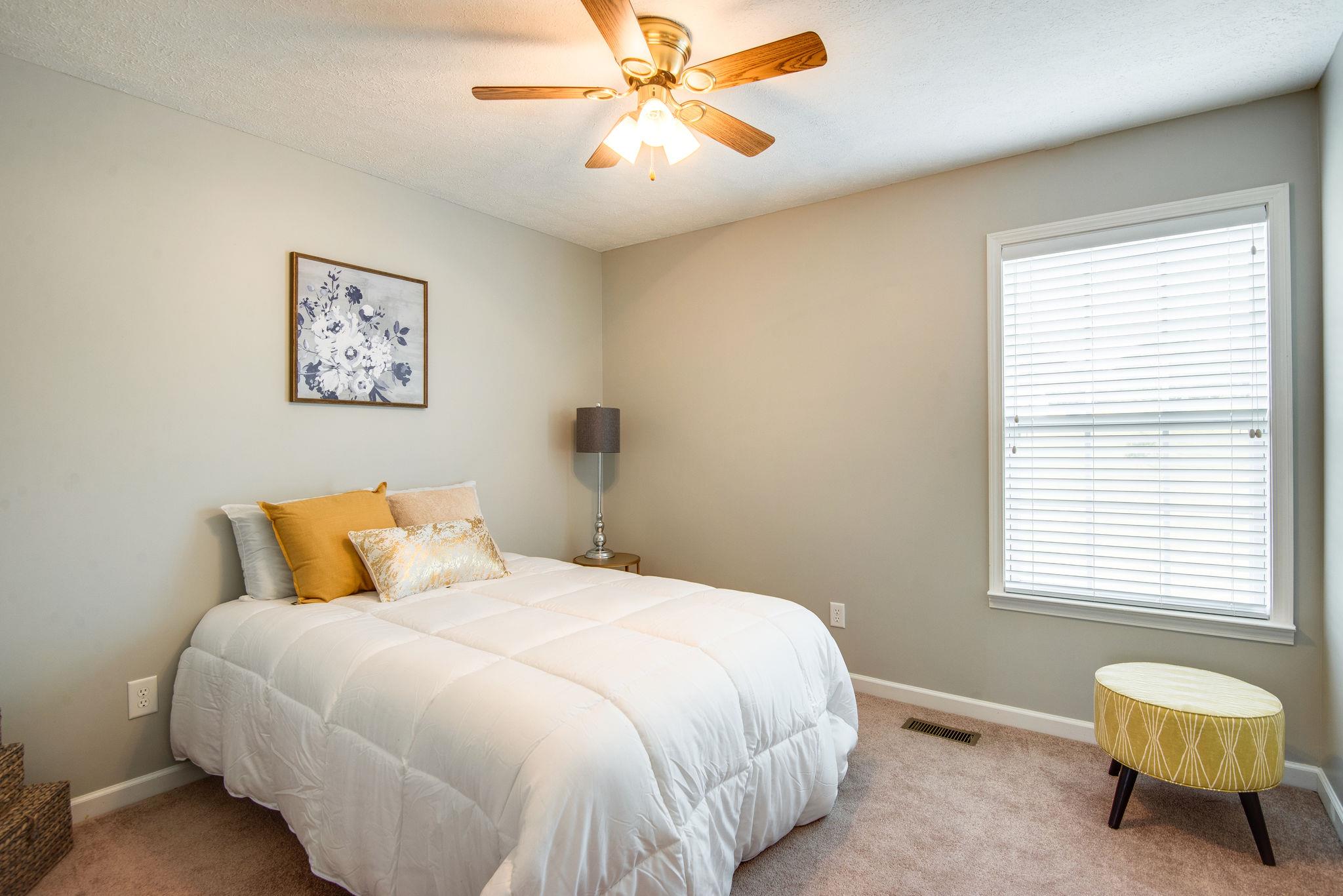 911 Franklin Road Charlotte, TN 37036 - Photo 10 of 30 Guest Bedroom 2 w/ Extra Large Closet