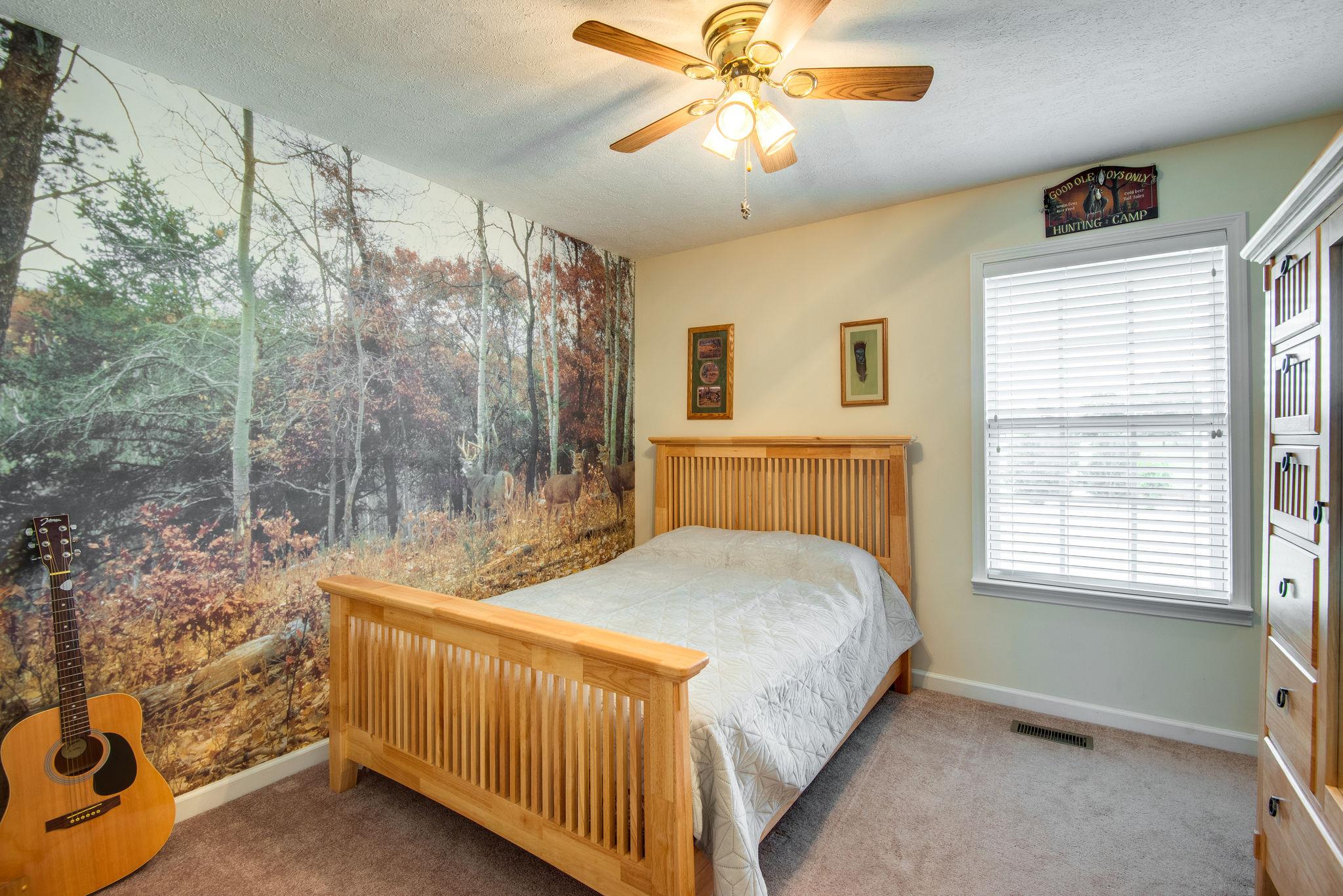 911 Franklin Road Charlotte, TN 37036 - Photo 12 of 30 Guest Bedroom 3 w/ Walk In Closet