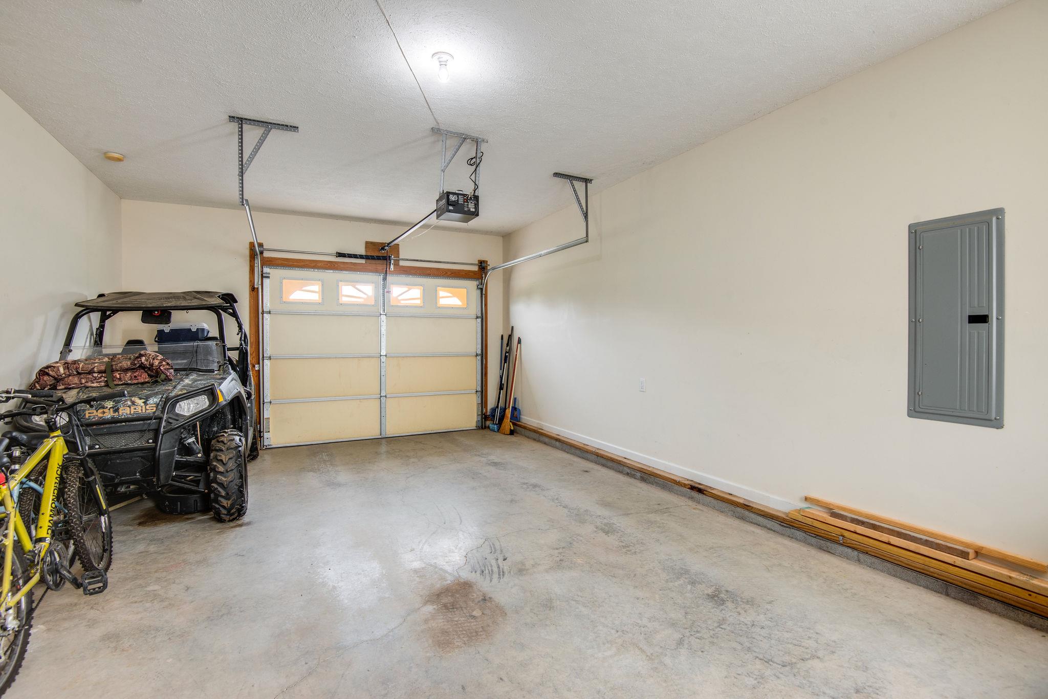 911 Franklin Road Charlotte, TN 37036 - Photo 27 of 30 Oversized 1 Car Garage