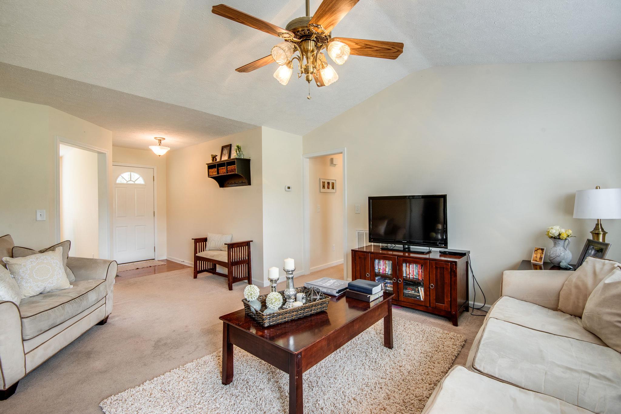 911 Franklin Road Charlotte, TN 37036 - Photo 2 of 30 Shows Like A Model Home!