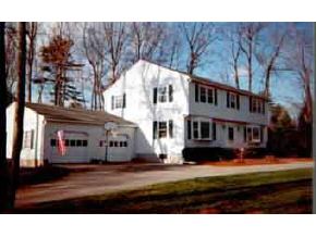 5 Shakespeare Road Nashua, NH 03062 - Photo 2 of 4