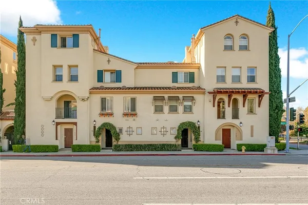 $4,300 | 600 East Walnut Street, Pasadena, CA 91101