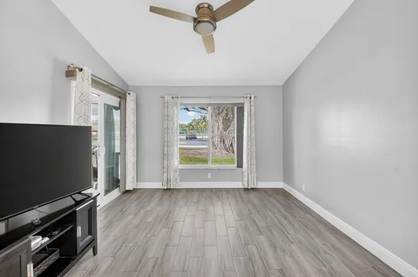 $289,000 | 28 Vía De Casas Norte, Unit 28, Boynton Beach, FL 33426