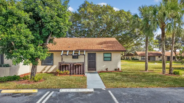 $289,000 | 28 Vía De Casas Norte, Unit 28, Boynton Beach, FL 33426