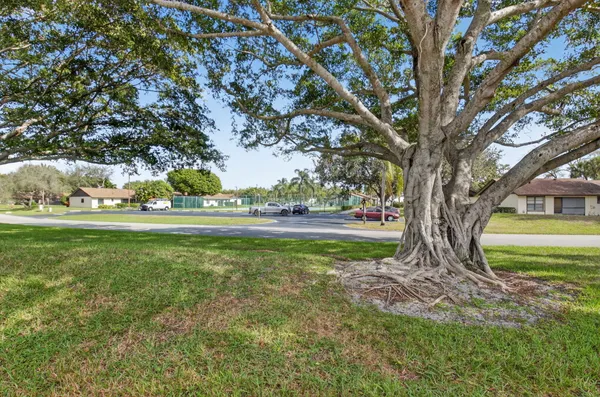 $289,000 | 28 Vía De Casas Norte, Unit 28, Boynton Beach, FL 33426