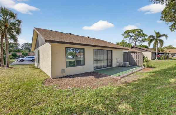 $289,000 | 28 Vía De Casas Norte, Unit 28, Boynton Beach, FL 33426