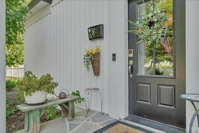 $985,000 | 1221 Oakwood Street, Bedford, VA 24523