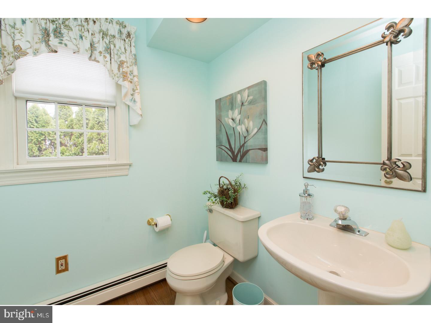 742 Lookout Lane Wayne, PA 19087 - Photo 12 of 25 Gallery Image 12