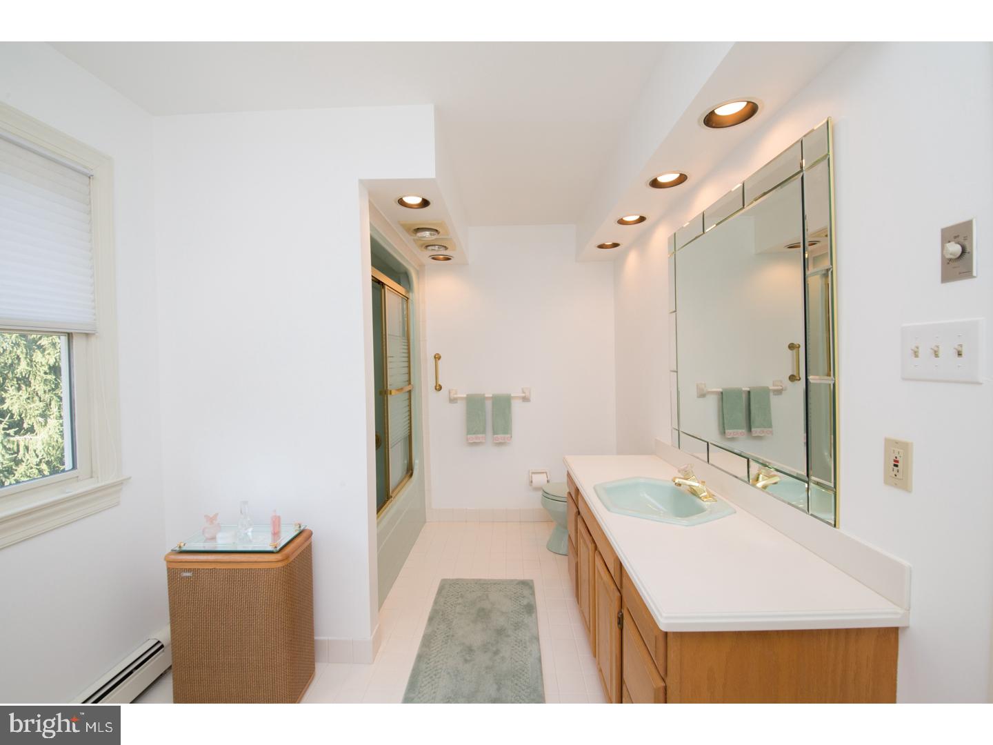 742 Lookout Lane Wayne, PA 19087 - Photo 16 of 25 Master Bathroom