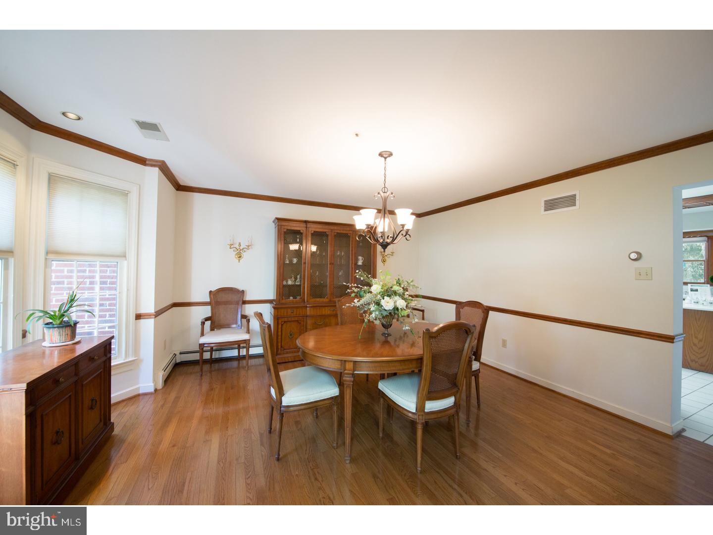 742 Lookout Lane Wayne, PA 19087 - Photo 6 of 25 Dining Room