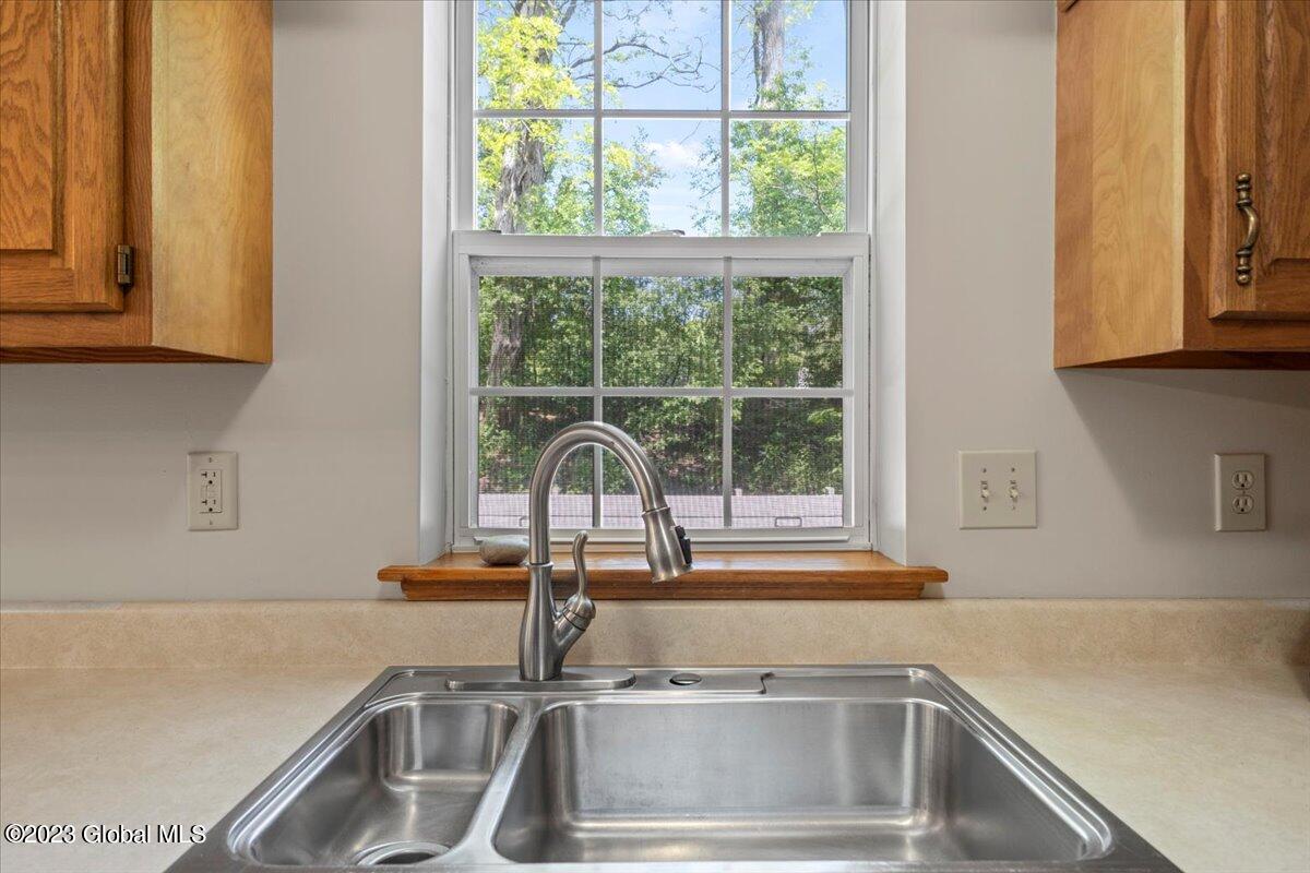32 Mallard Road Bethlehem, NY 12077 - Photo 14 of 35 10-IMG_0329