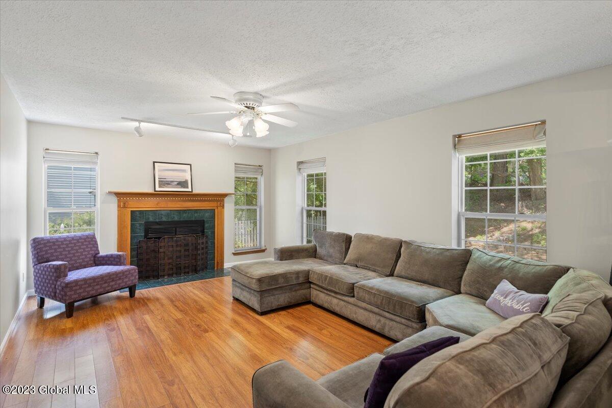 32 Mallard Road Bethlehem, NY 12077 - Photo 16 of 35 12-IMG_0338