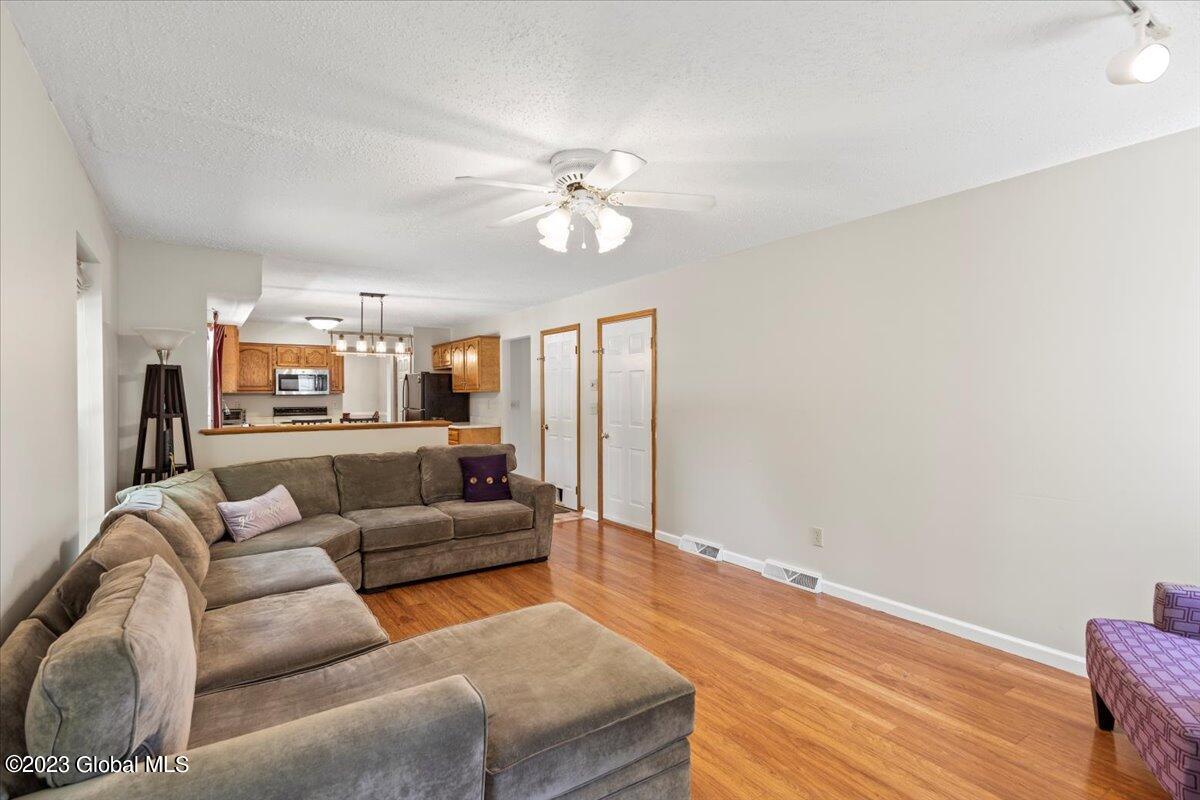32 Mallard Road Bethlehem, NY 12077 - Photo 18 of 35 13-IMG_0341