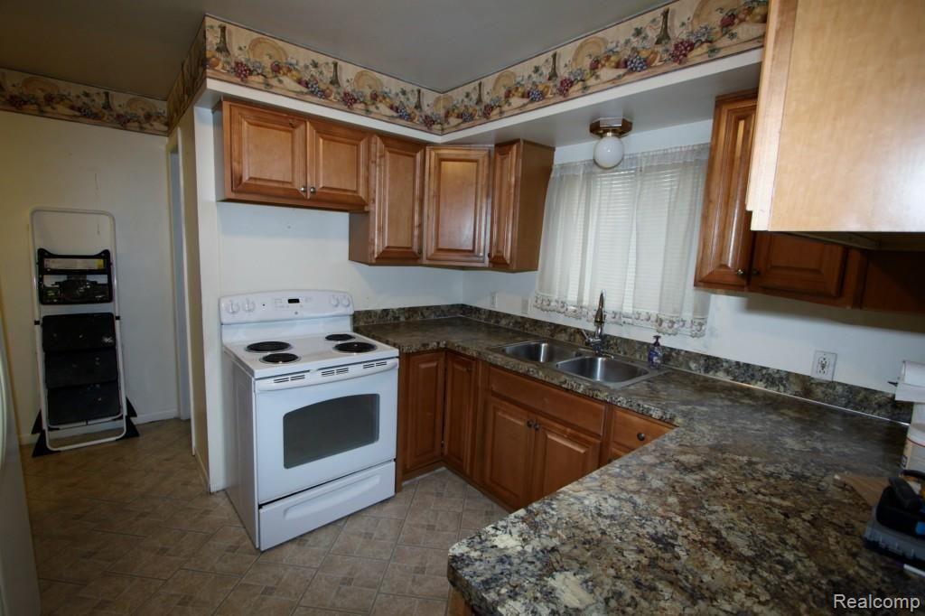 1087 Ransom Drive Flint, MI 48507 - Photo 15 of 21 014.jpg