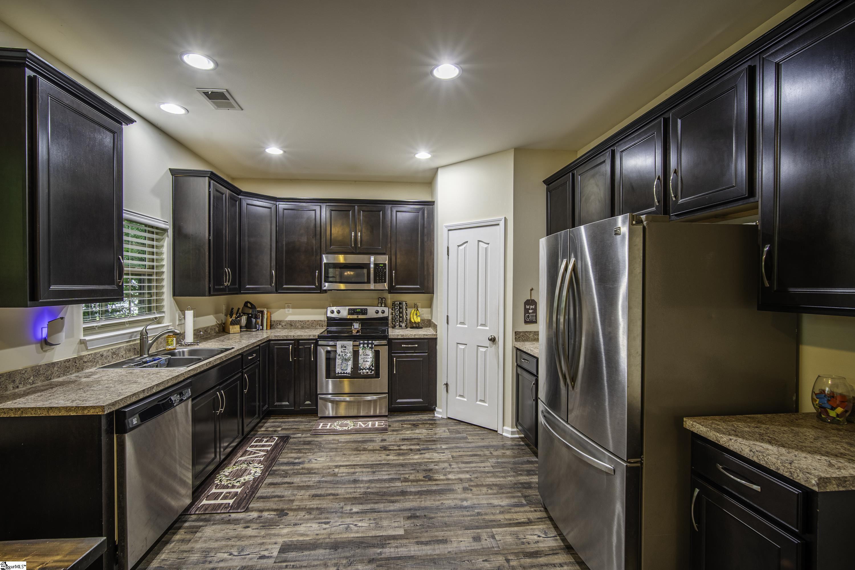 20 Killarney Lane Greer, SC 29650 - Photo 8 of 41 Gallery Image 8