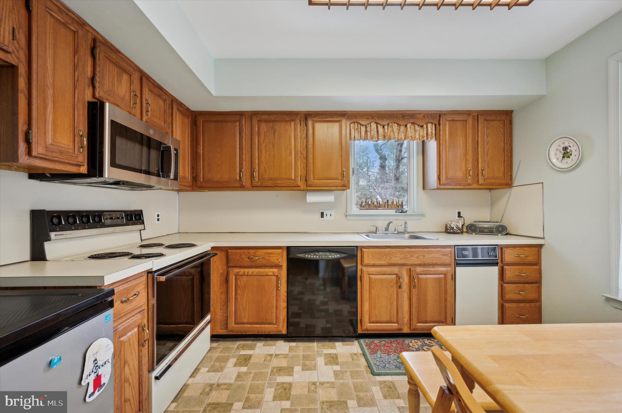 115 Roumfort Road, Unit 24 Philadelphia, PA 19119 - Photo 6 of 39 Gallery Image 6