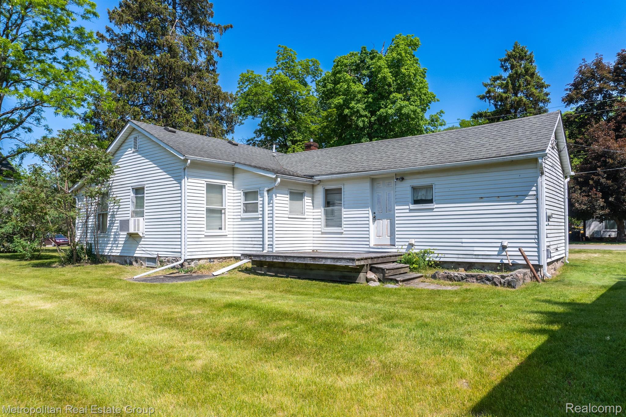 10324 Maple Road Hartland, MI 48353 - Photo 34 of 39 Gallery Image 34