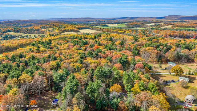 $389,500 | 587 Long Mountain Road, Effort, PA 18330