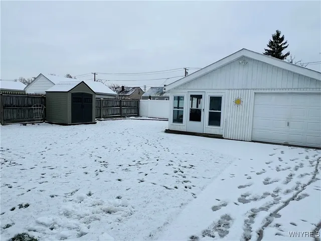 $199,999 | 249 North Meadowbrook Parkway, Cheektowaga, NY 14206