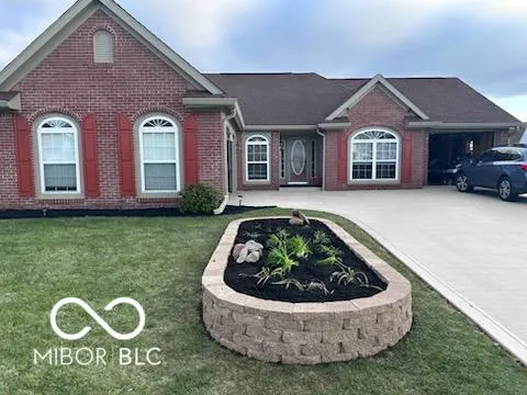 $329,900 | 8535 Robin Run Way, Avon, IN 46123