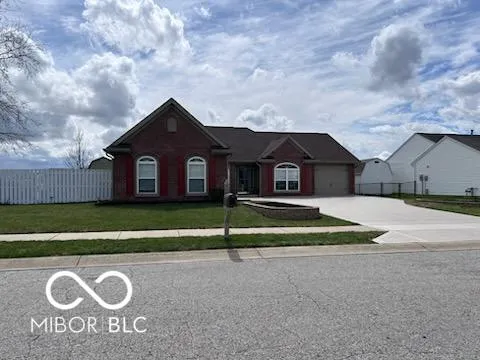 $329,900 | 8535 Robin Run Way, Avon, IN 46123