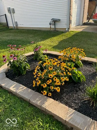 $329,900 | 8535 Robin Run Way, Avon, IN 46123