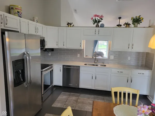 $329,900 | 8535 Robin Run Way, Avon, IN 46123