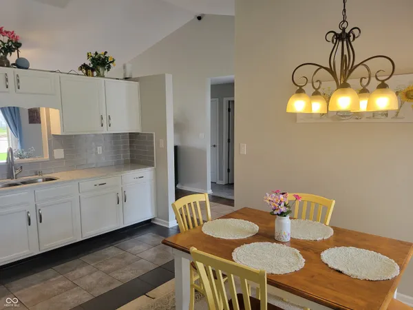 $329,900 | 8535 Robin Run Way, Avon, IN 46123