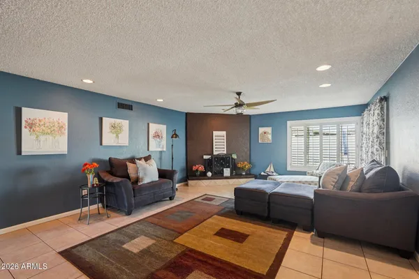 $859,900 | 1810 East Harmont Drive, Phoenix, AZ 85020