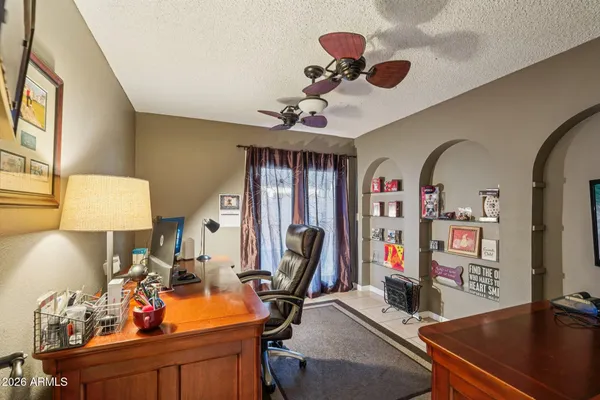 $859,900 | 1810 East Harmont Drive, Phoenix, AZ 85020