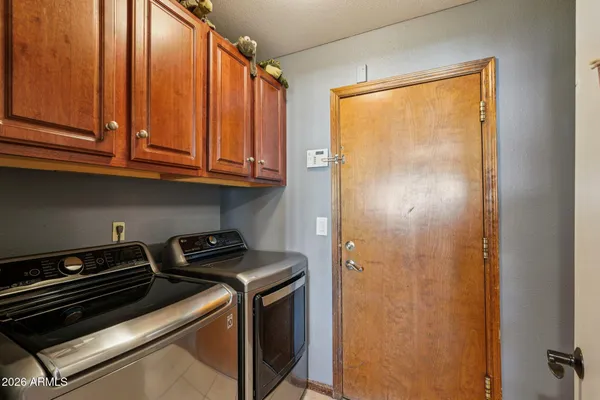 $859,900 | 1810 East Harmont Drive, Phoenix, AZ 85020