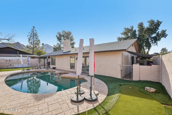 $859,900 | 1810 East Harmont Drive, Phoenix, AZ 85020