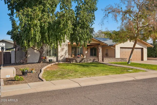 $859,900 | 1810 East Harmont Drive, Phoenix, AZ 85020