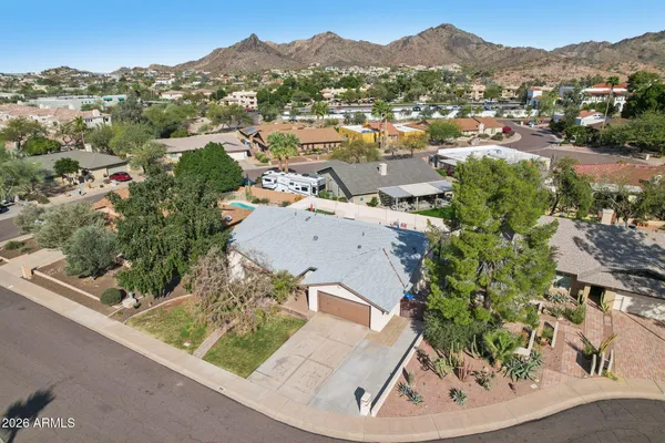 $859,900 | 1810 East Harmont Drive, Phoenix, AZ 85020
