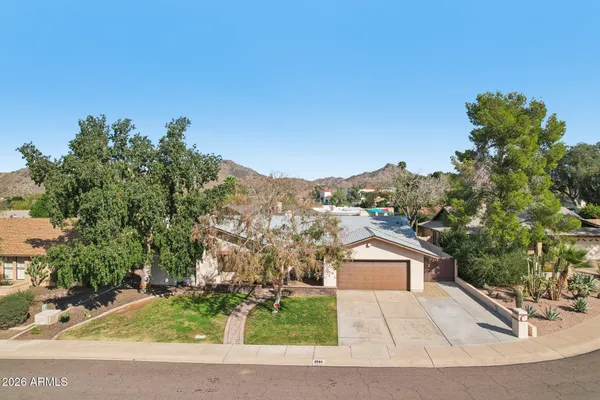 $859,900 | 1810 East Harmont Drive, Phoenix, AZ 85020