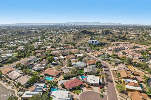 $859,900 | 1810 East Harmont Drive, Phoenix, AZ 85020