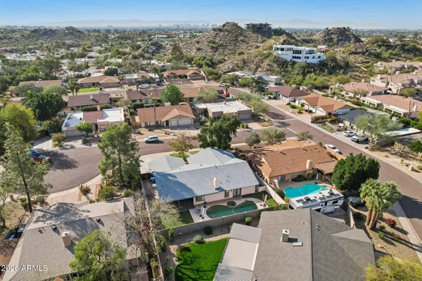 $859,900 | 1810 East Harmont Drive, Phoenix, AZ 85020