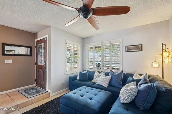 $859,900 | 1810 East Harmont Drive, Phoenix, AZ 85020