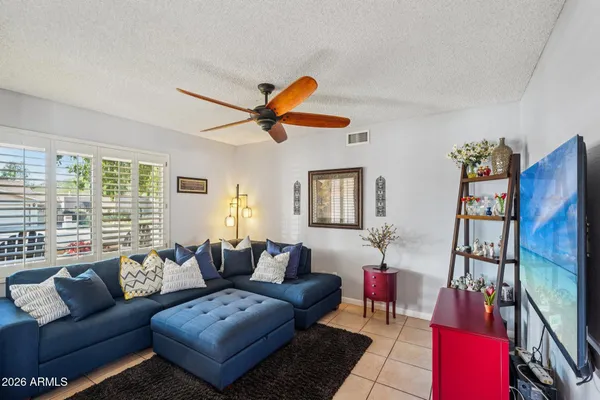 $859,900 | 1810 East Harmont Drive, Phoenix, AZ 85020