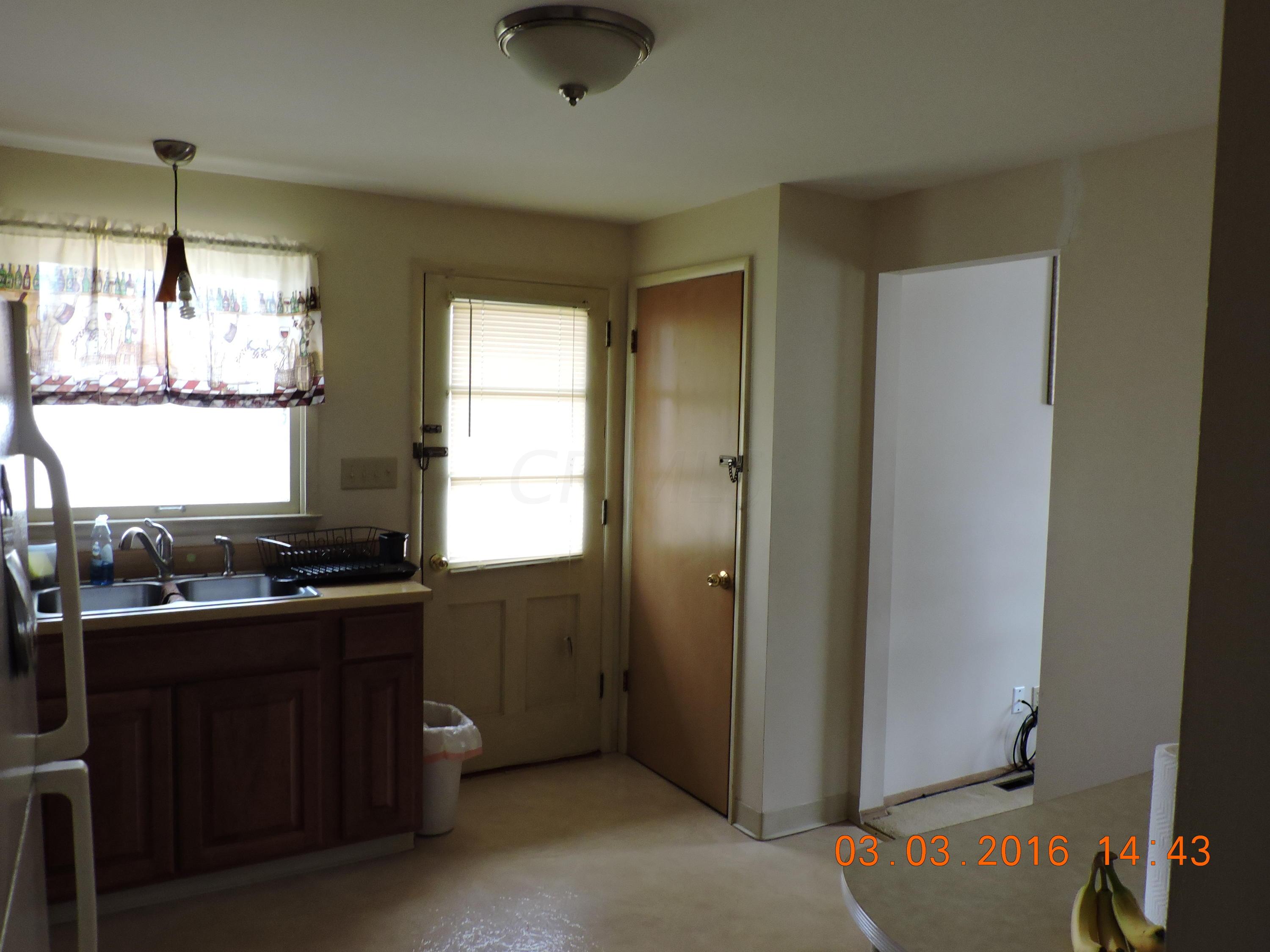 2102 Case Road Columbus, OH 43224 - Photo 8 of 33
