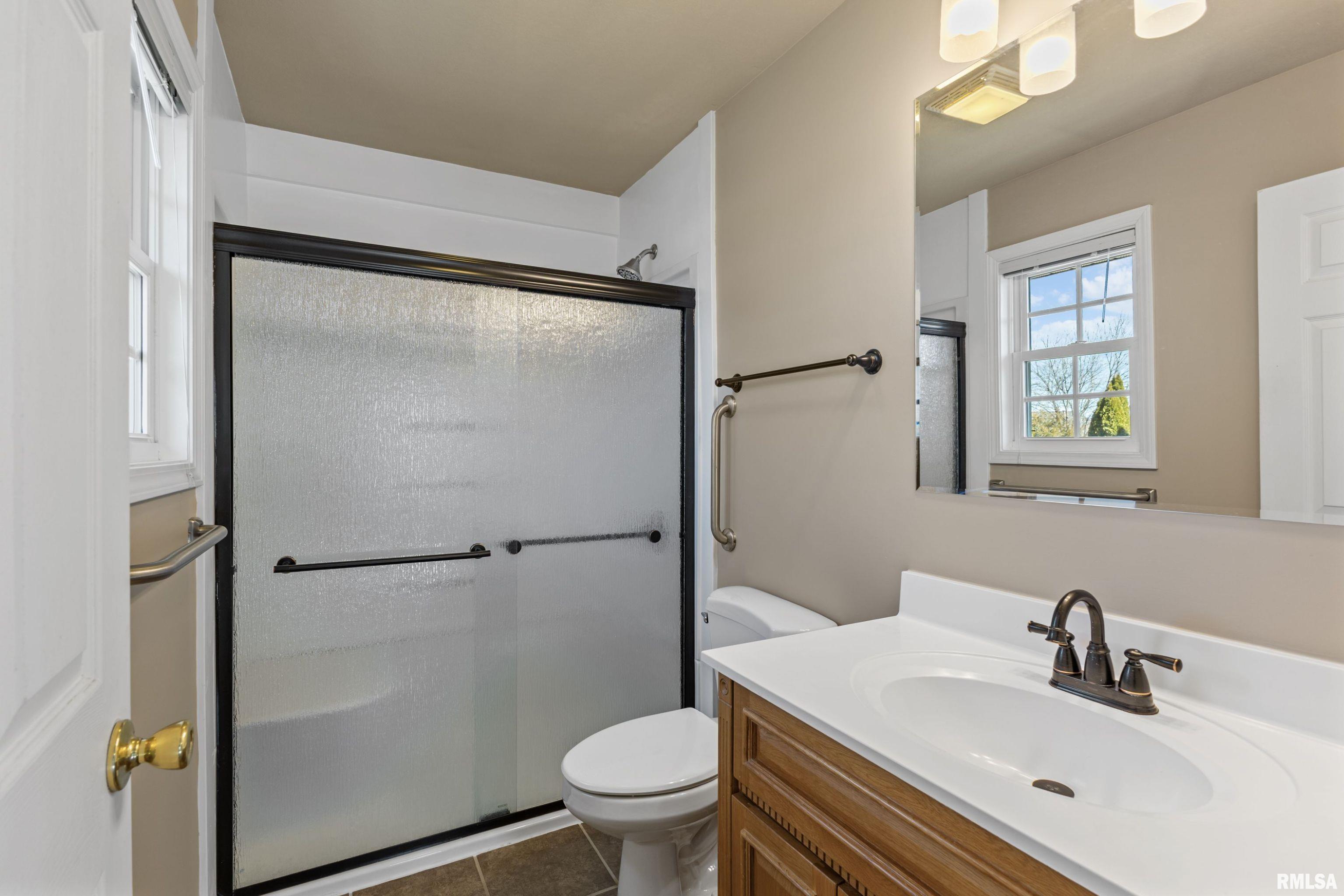 1003 Abbey Ridge Court Quincy, IL 62305 - Photo 13 of 23